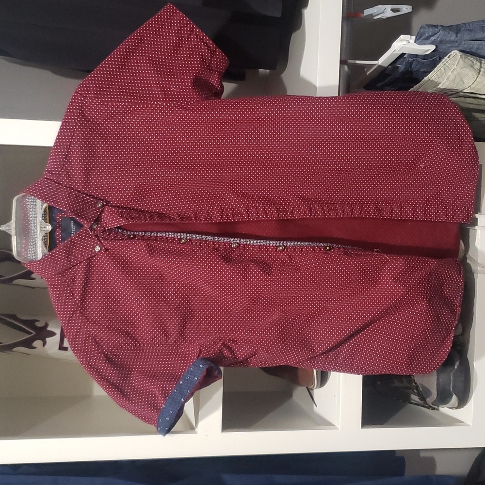 Short sleeve button down